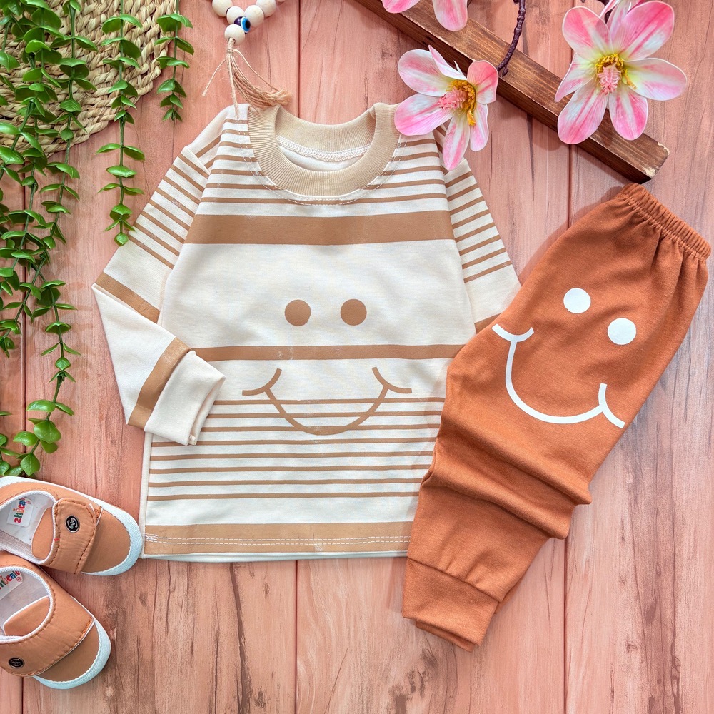 لب بلوز شلوار راه راه لبخند - Image 1